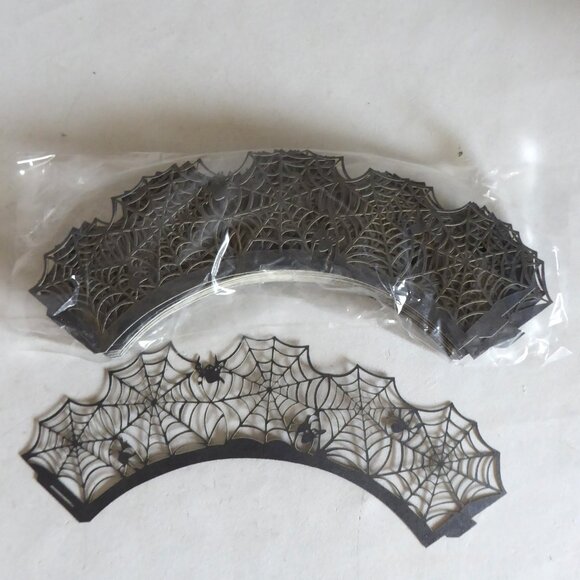 NEW WILTON HALLOWEEN SPIDER WEB CUPCAKE SLEEVES TOPPERS BAKING CUPS - Picture 6 of 9